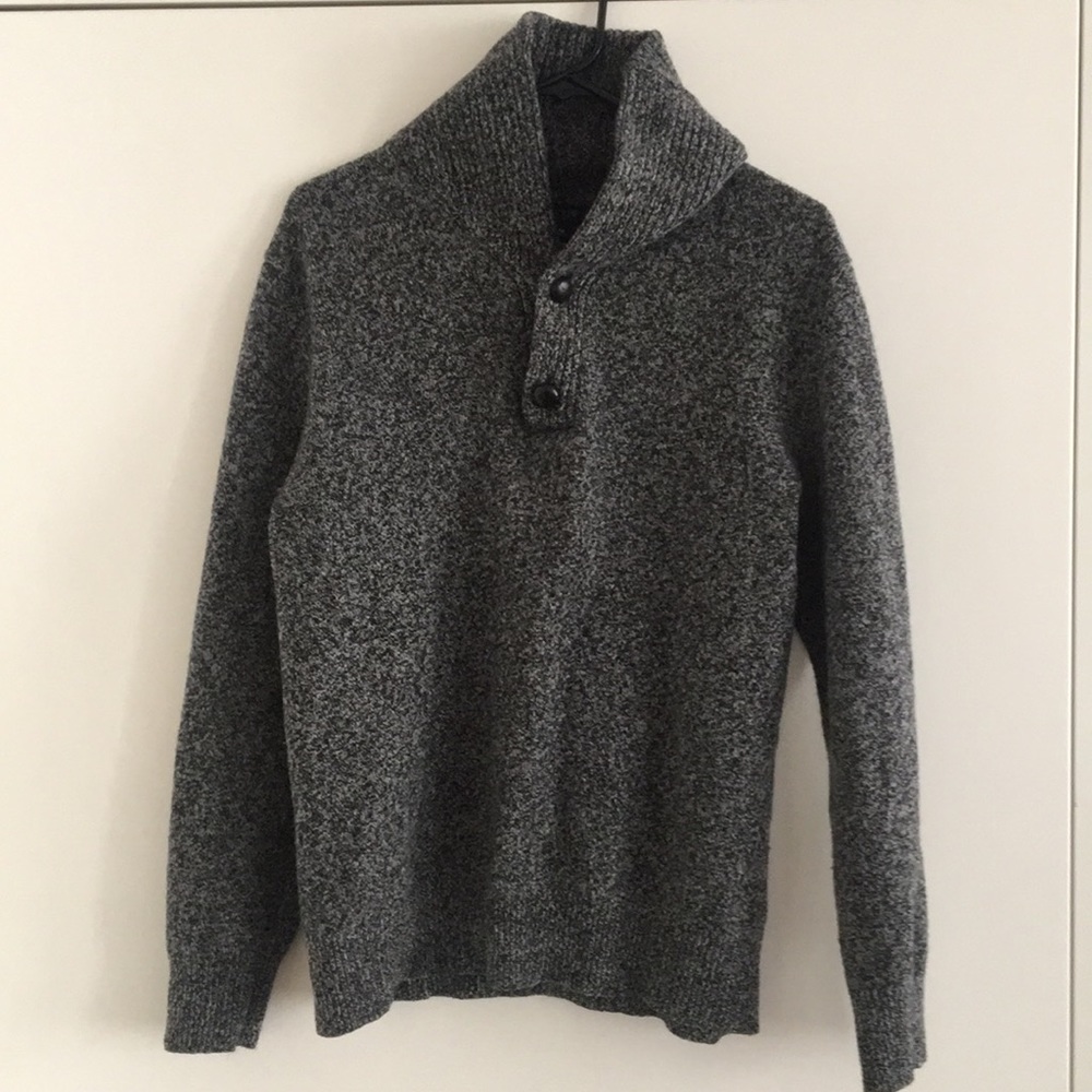 Pullover cardigan with two buttons